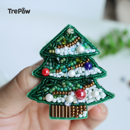 Snowfall Christmas Tree bead kit - Christmas tree dusted in snow, finished beaded brooch